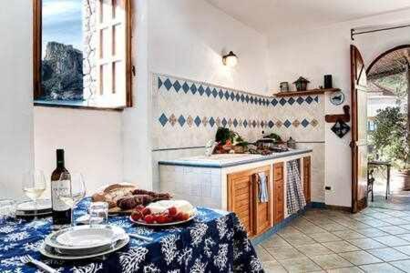 La Cabane Bleau The Perfect Beachfront Apartment Marina del Cantone ภายนอก รูปภาพ