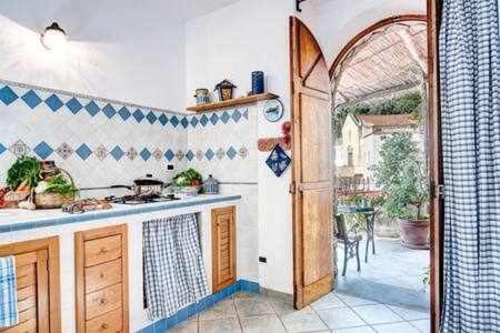 La Cabane Bleau The Perfect Beachfront Apartment Marina del Cantone ภายนอก รูปภาพ